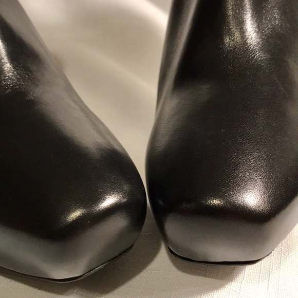 Donna Karan Collection / Leather Bootie / NWOT/💜HP💜 - Picture 4 of 8